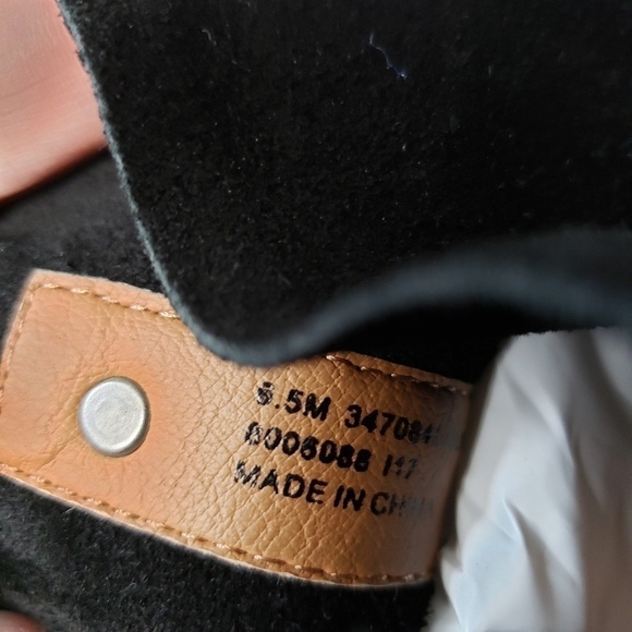 FRYE & CO. Sarah Shortie Suede Ankle Boots! - Picture 6 of 8